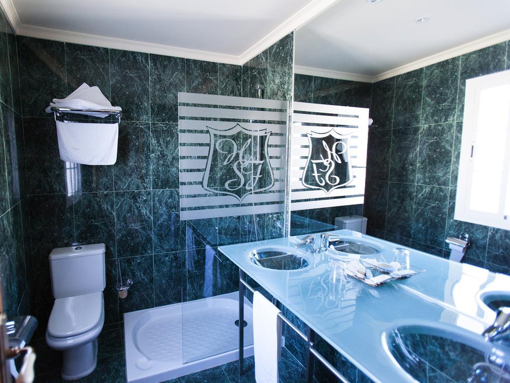 Hostal San Francisco Granja de Torrehermosa 部屋 写真