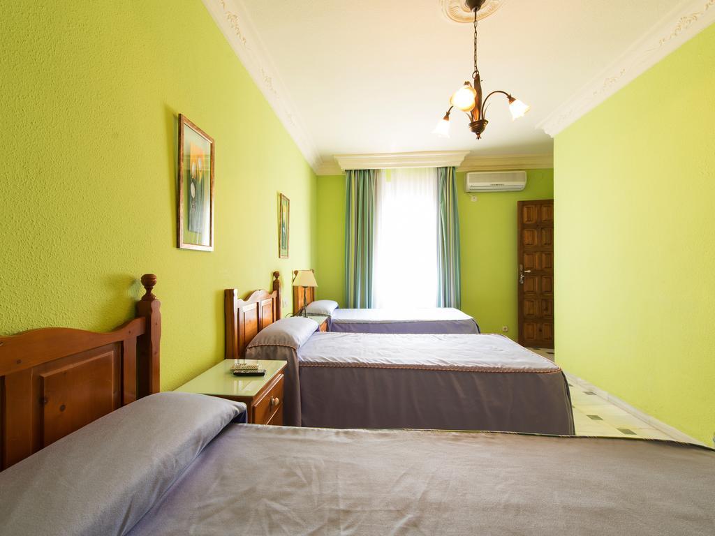 Hostal San Francisco Granja de Torrehermosa 部屋 写真